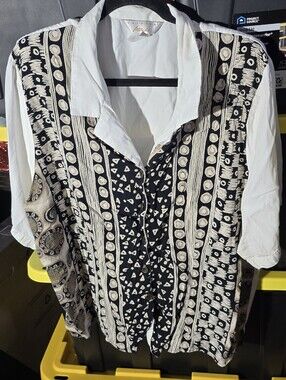 Fashion Attitudes Black & Cream Patterned Button-Front Blouse